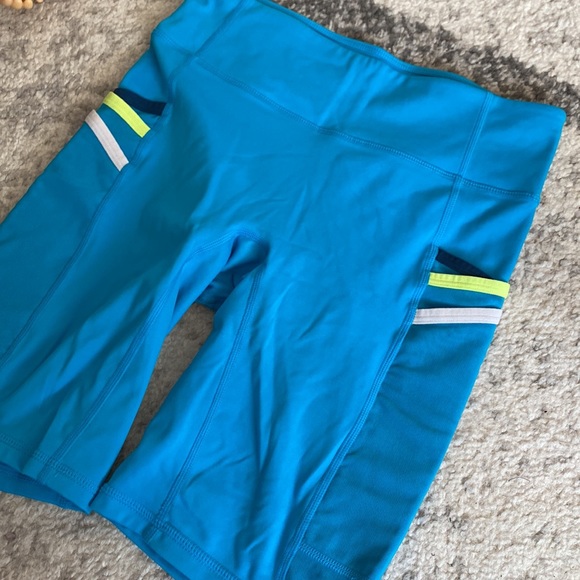 Fabletics biker short set - Picture 6 of 6